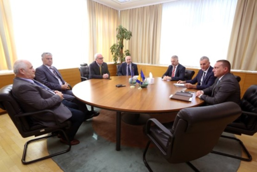 Zamjenik predsjedavajućeg Doma naroda PSBiH Kemal Ademović sastao se sa predstavnicima Udruženja generala Bosne i Hercegovine